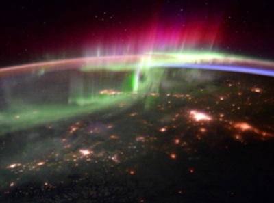 ISSからｵｰﾛﾗ